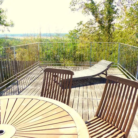 Holiday home Maison Renovee Avec Vue Sur Chateau, Animaux Acceptes, Terrasse Panoramique - Fr-1-489-164 Billy (Allier)